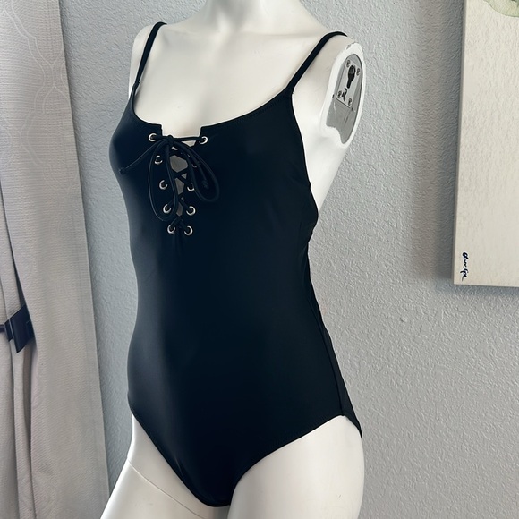 Old Navy Black Lace Up Neckline One Piece Swimsuit - Picture 2 of 8